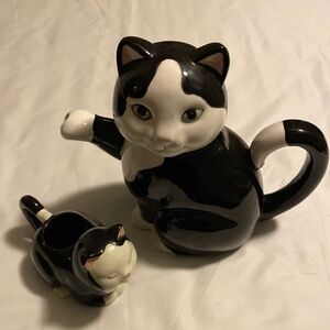 Vintage tuxedo cat teapot & creamer